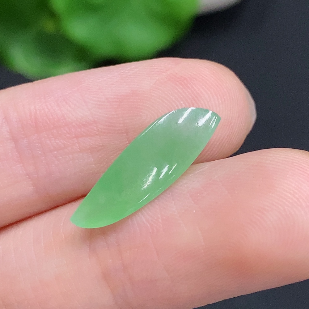 F30543604 Jadeite inlay, total weight approx. 0.6g