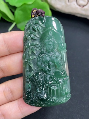 F46491772 翡翠挂件 观音 含绳货品总重约31.6g 有收藏证书