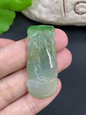 F46597255 翡翠挂件 货品总重约8.1g