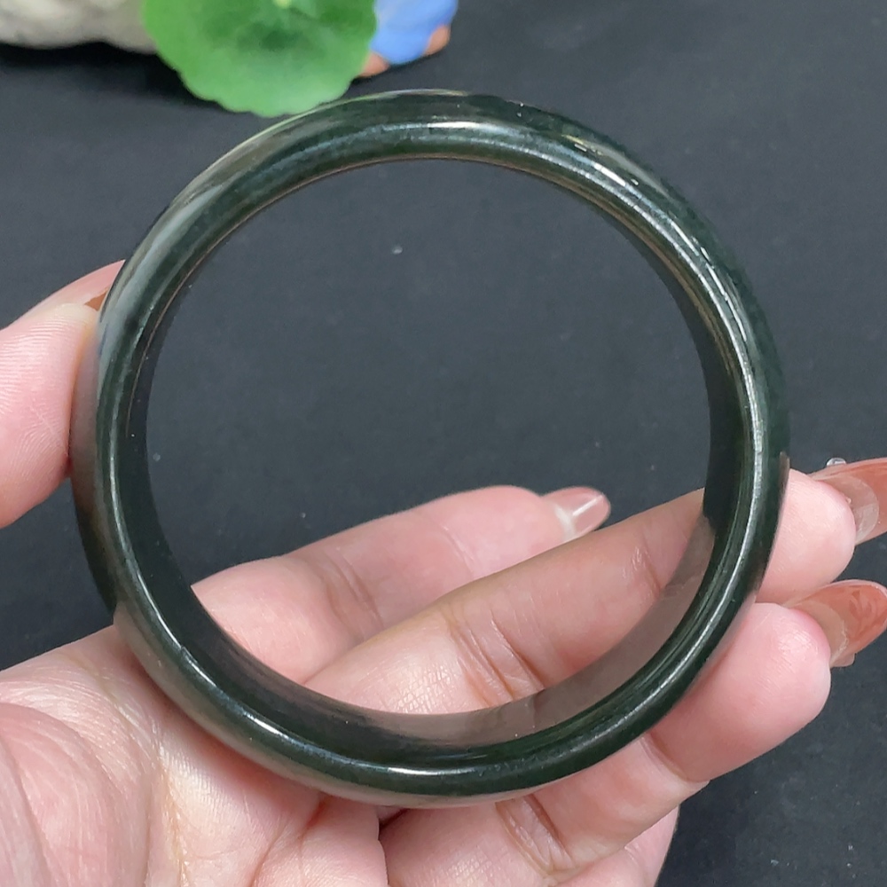 H35118380 Hetian Jade Regular Round Bracelet Size 61.1 Total Weight Approx. 72.6g