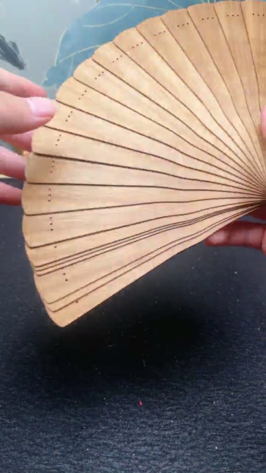 W32717432 Golden Silk Nanmu Fan