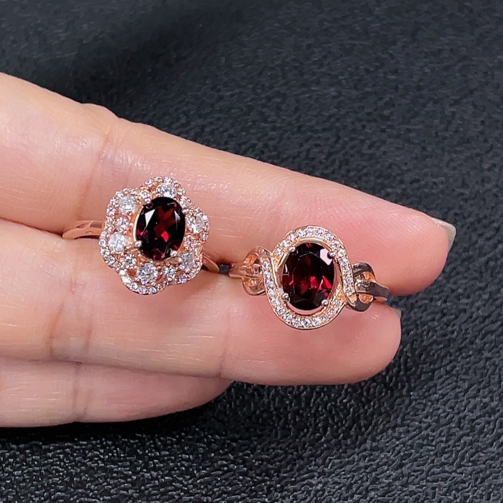 C34949929 Garnet Ring Non-Gold Adjustable Total Weight Approx. 6.18g Sell as a Lot