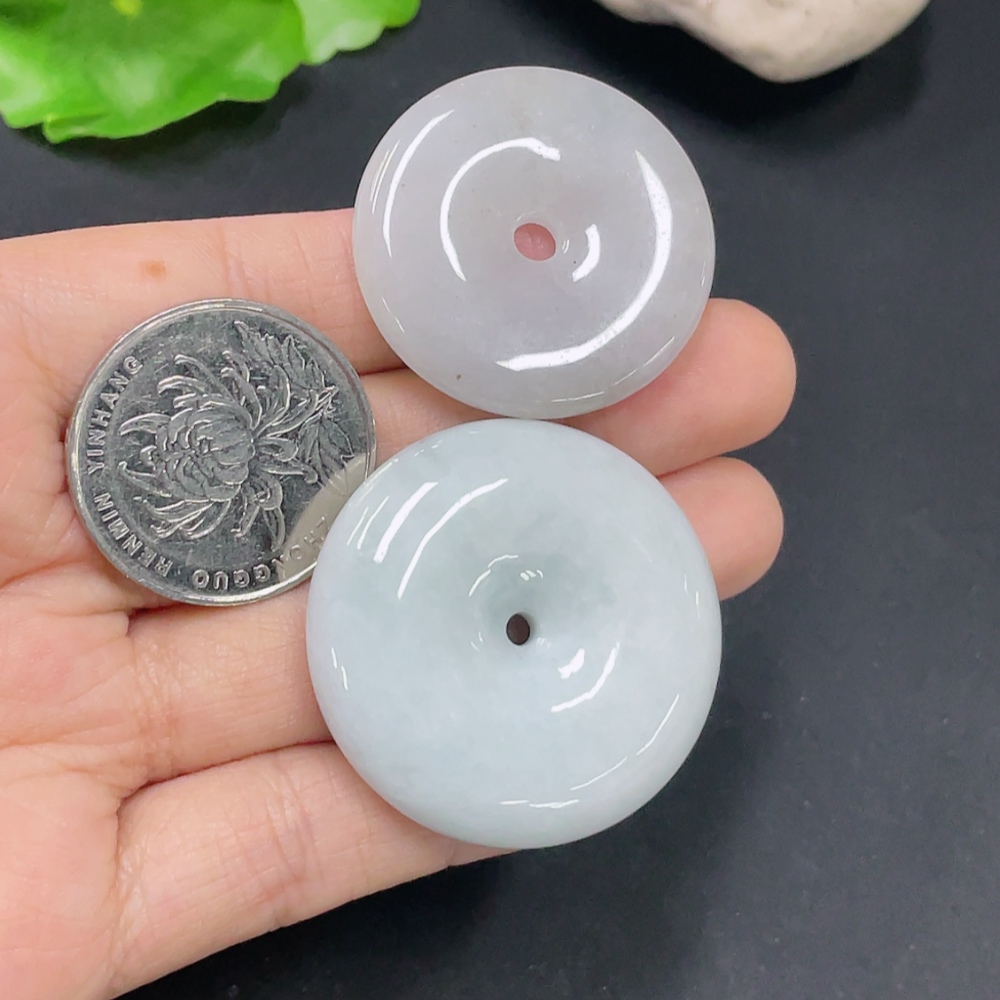 F31690885 Jadeite Pendant One Lot