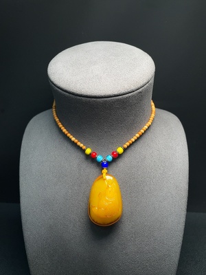 C34066888 Amber Beeswax Pendant with Colorless Coating, Total Weight Approx. 16.50g Including Chain, Chain Not Natural