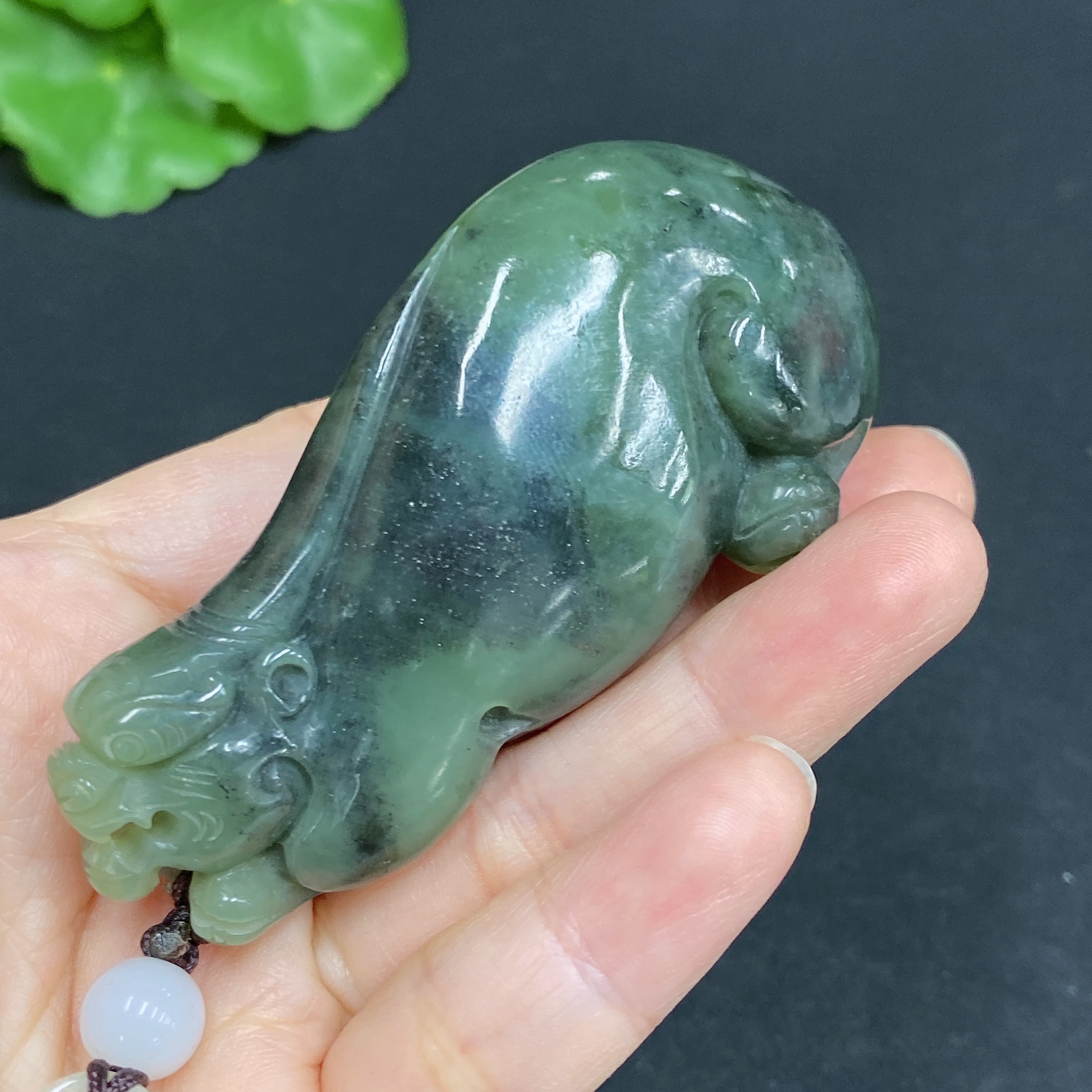 H28311942 Hetian Jade Handheld Carving Pi Xiu Total Weight (with rope) 100.5g