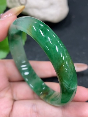 H32704836 African Emerald (Dulong Jade) Round Bracelet Size 54.5 Total Weight Approx. 333.8g
