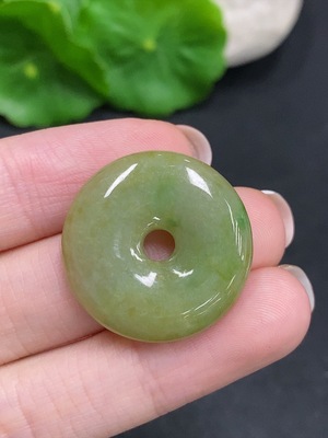 F34034186 Jadeite Safety Buckle, total weight approximately 8g, yellow color origin undetermined