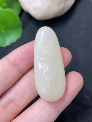 H42956749 和田玉挂件    莲花    货品总重约10.7g
