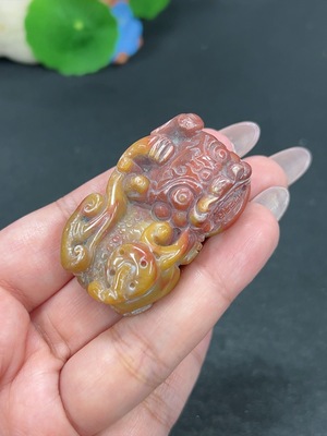 H41811583 黄龙玉挂件 貔貅 货品总重约38.4g