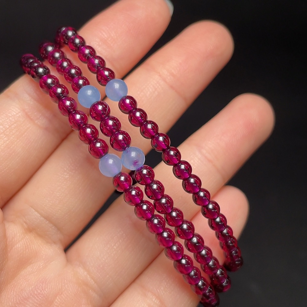 C31639018 Garnet bead strand with non-natural stones, total weight approx. 16.9g, size about 3.9mm
