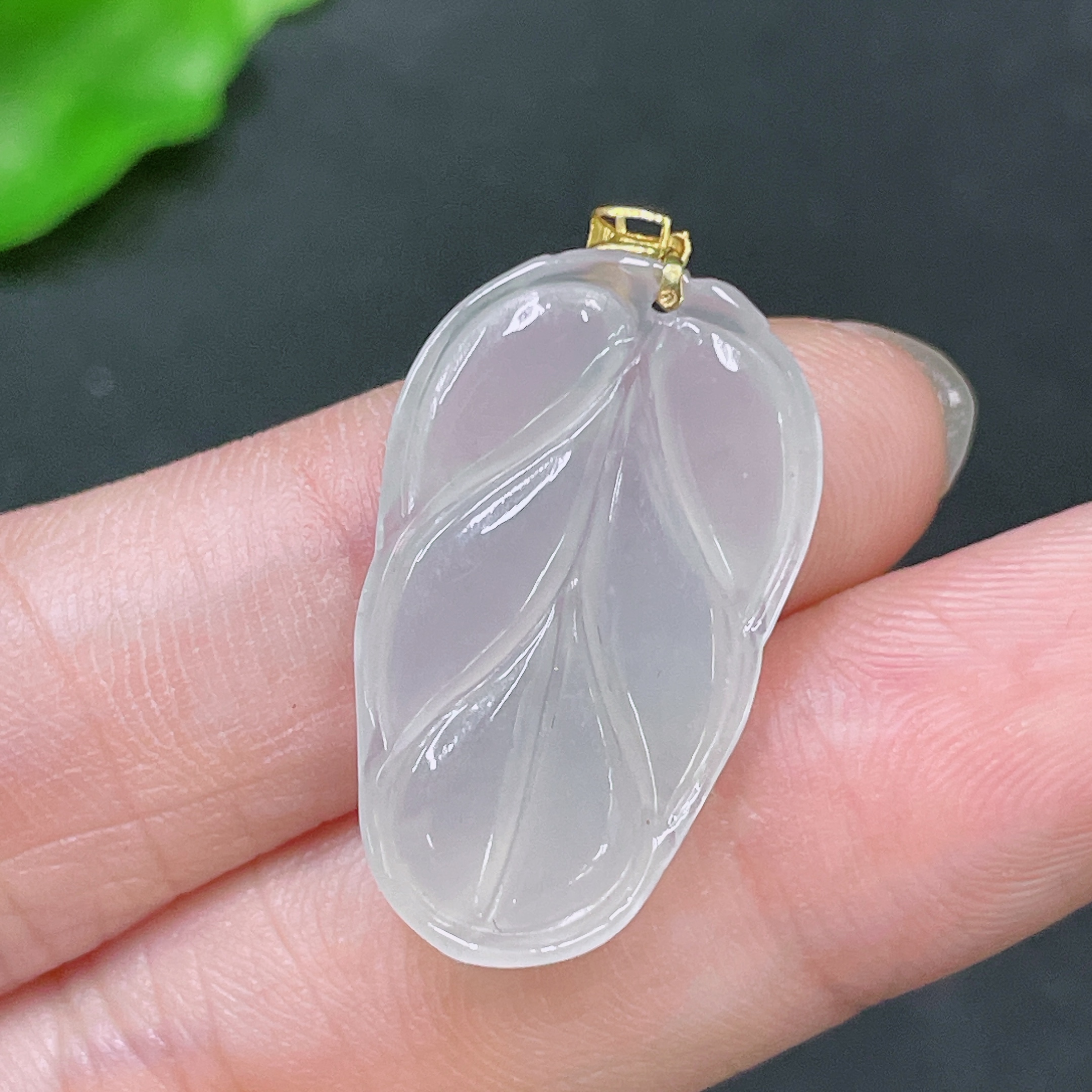 F33894196 Jadeite Leaf Pendant 18K Gold Total Weight Approx. 2.5g