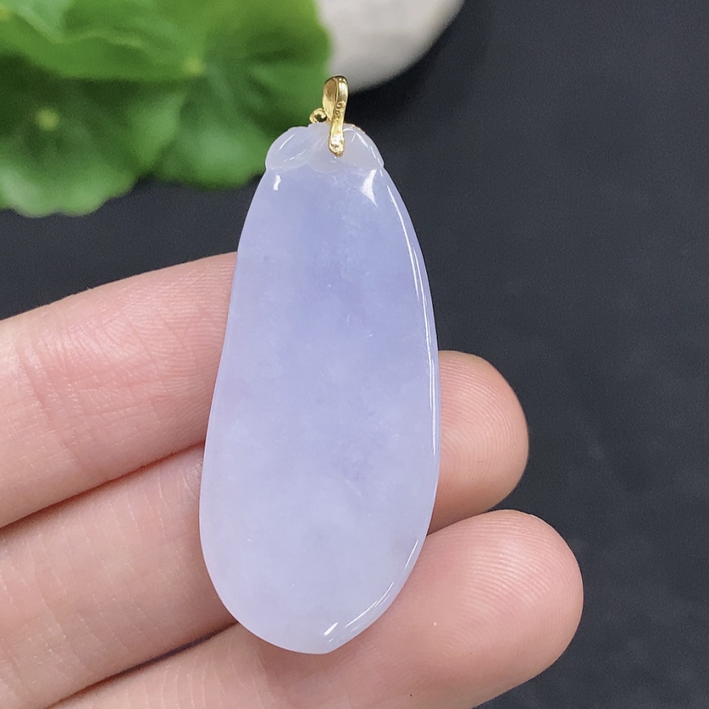 F33830516 Jadeite Fu Gua Pendant with 18K Gold Bail, Total Weight Approx. 8.1g