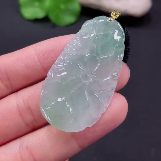 F25906689 Jadeite Harmony and Beauty Pendant 18K Gold Total Weight Approx. 12.62g