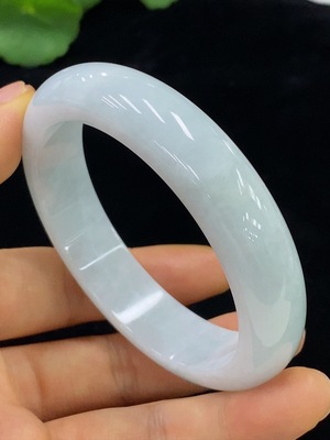 F34974104 Jadeite Round Bangle Size 57.5 Total Weight Approximately 64.53g With Crack