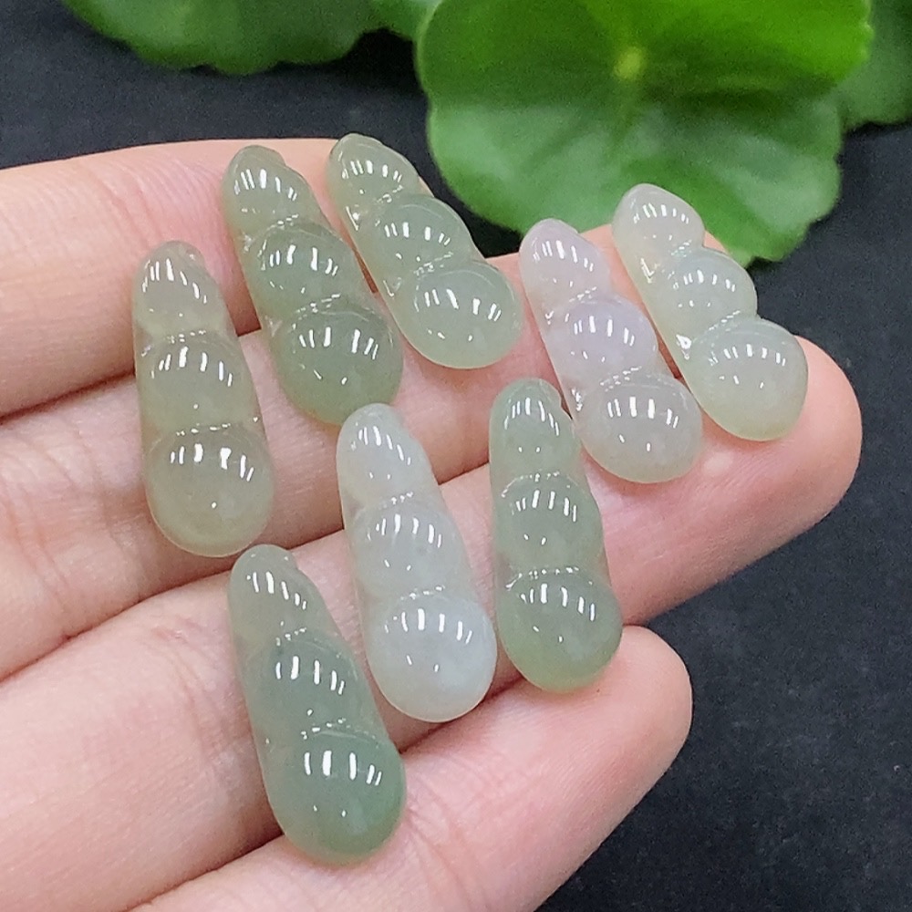 F34963856 Jadeite Lucky Bean Inlay Sell as a Lot