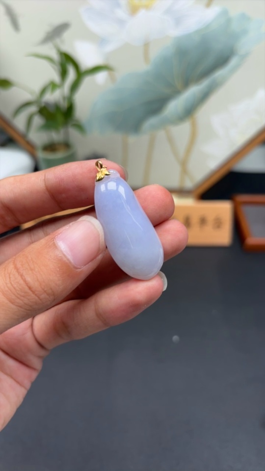 F33830516 Jadeite Fu Gua Pendant with 18K Gold Bail, Total Weight Approx. 8.1g