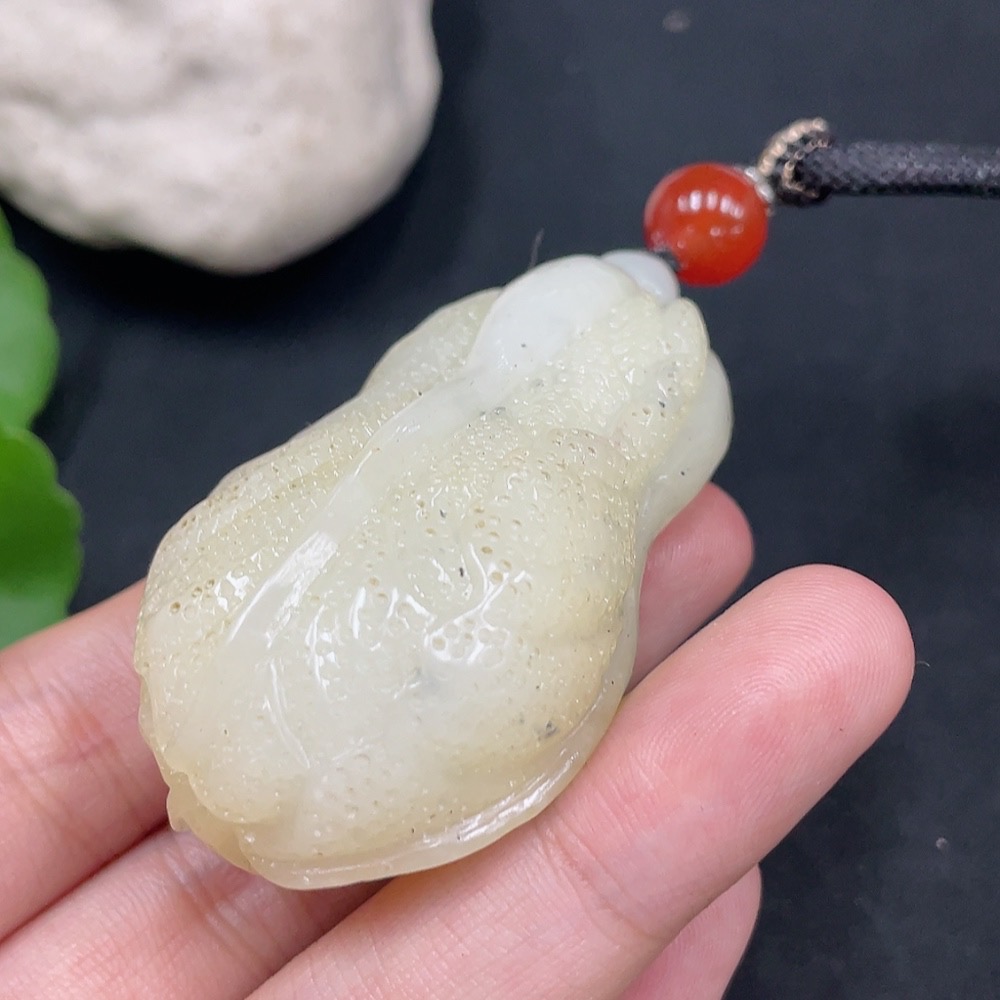 H30537787 Hetian Jade Pendant  Chinese Cabbage