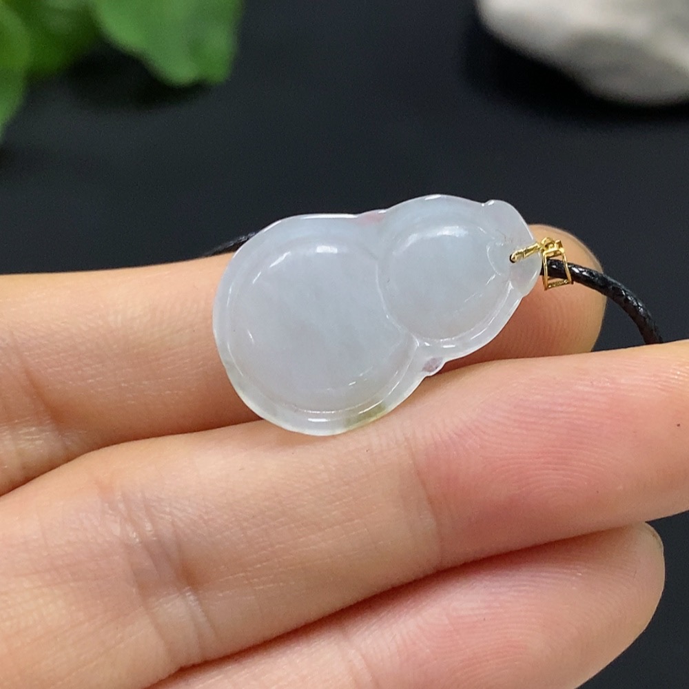 F28268018 Jadeite Gourd Pendant 18K