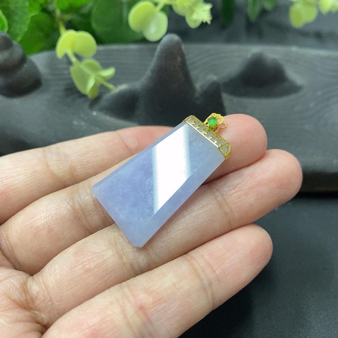 F1217149 Jadeite Plain Pendant with Crack 18K Gold Total Weight 5.4g