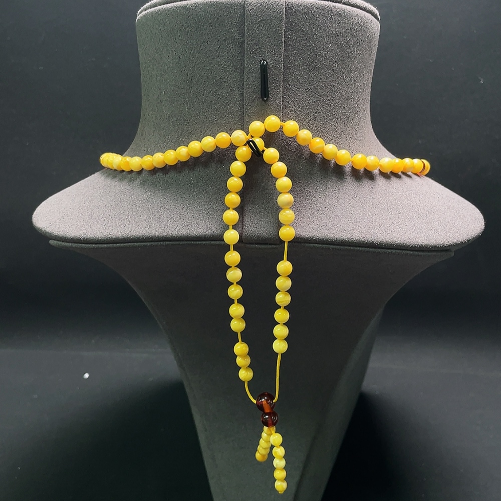 C34993440 Amber and Beeswax Necklace Total Weight Approx. 11.83g Size About 5.3mm