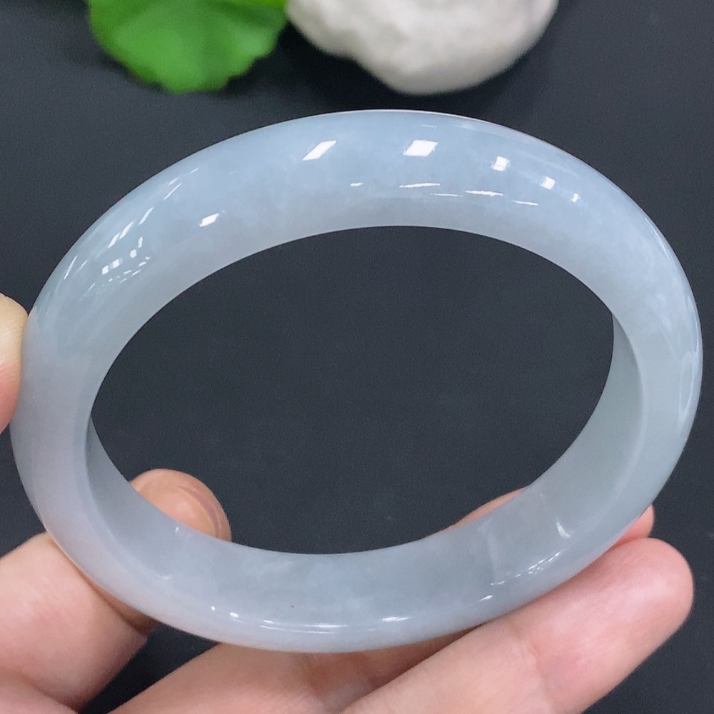 F26973721 Jadeite Regular Round Bangle, Total Weight Approx. 57.34g, Inner Diameter 58