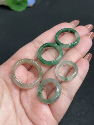 H35119472 African Emerald (Dulong Jade) Ring