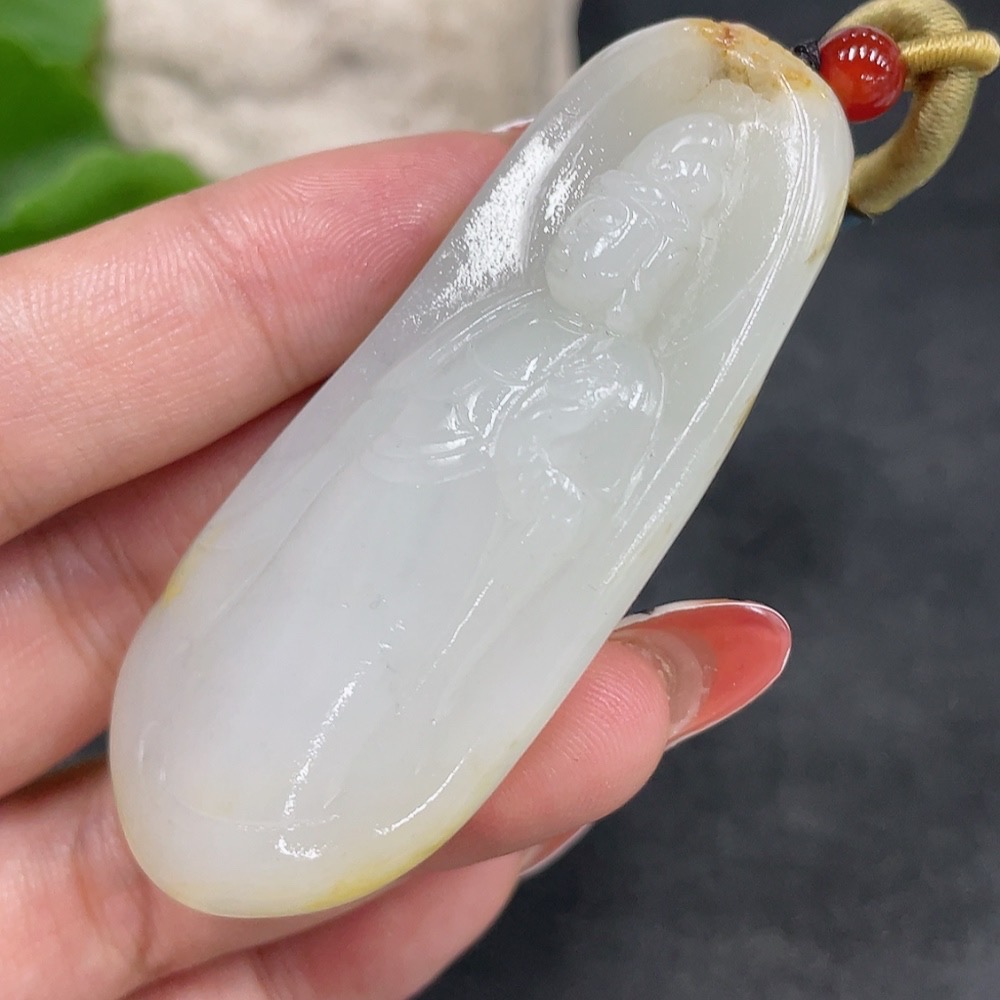 H34016636 Hetian Jade Seed Material Pendant - Guanyin, Undetermined Skin Color Origin, Non-Hetian Jade Beads, Total Weight Approx. (Including String) 51.5g