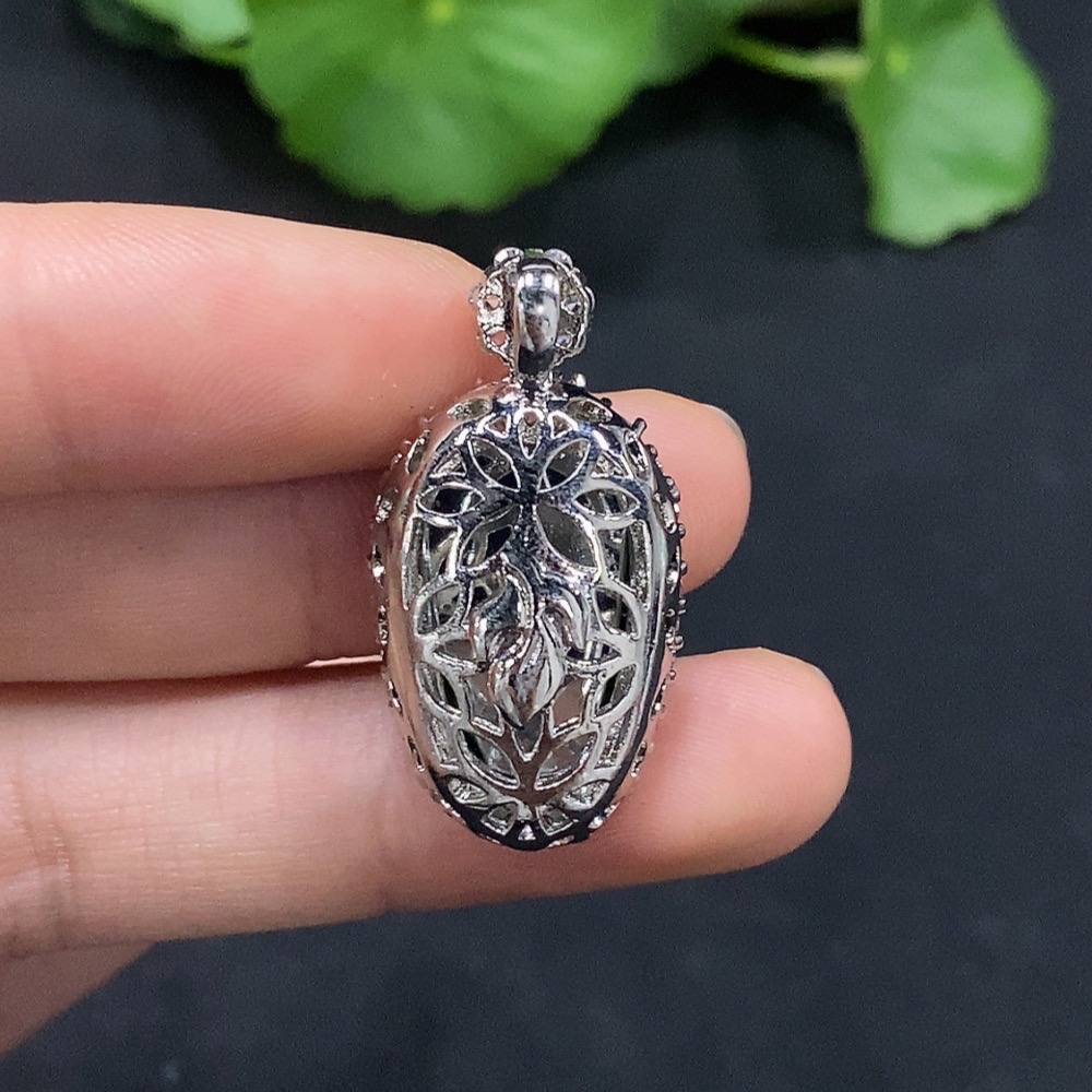 F30471470 Jadeite Leaf Inlaid Pendant Non-Gold Inlaid Total Weight Approximately 5.65g