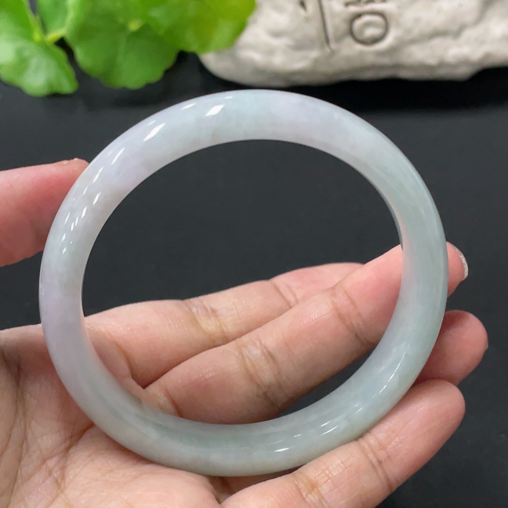 F35080720 Jadeite Round Bangle, Total Weight Approx. 51.6g, Size 59.2