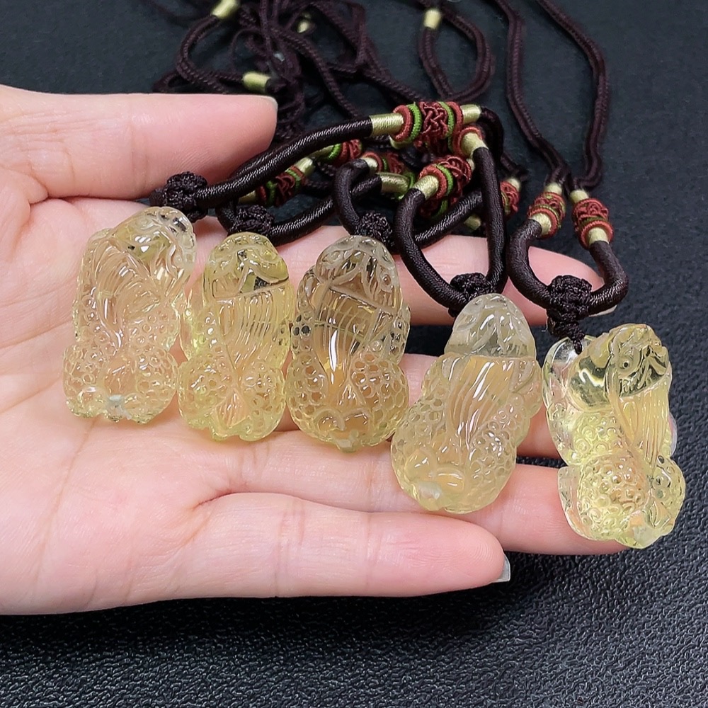 C34989323 Crystal Pendant Total Weight Approx.87.45g With Rope Sell as a Lot