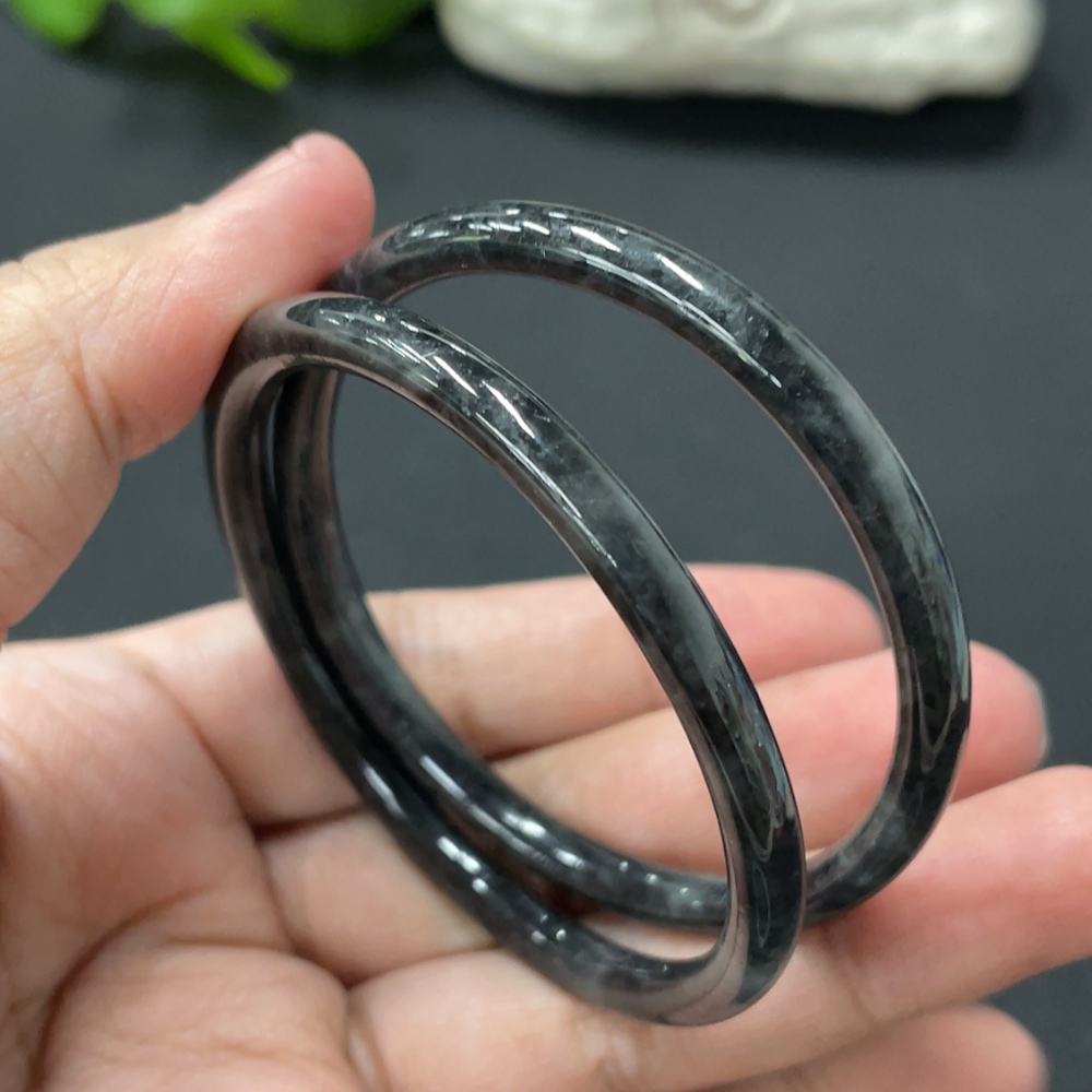 F32769969 Jadeite Round Bangle Size 50.8