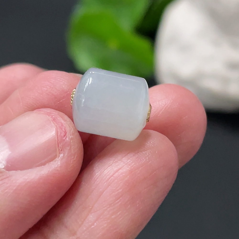 F35171724 Jadeite Road to Success, approximately 10.4mm, total weight about 2.3g, with accessory Au about 54%