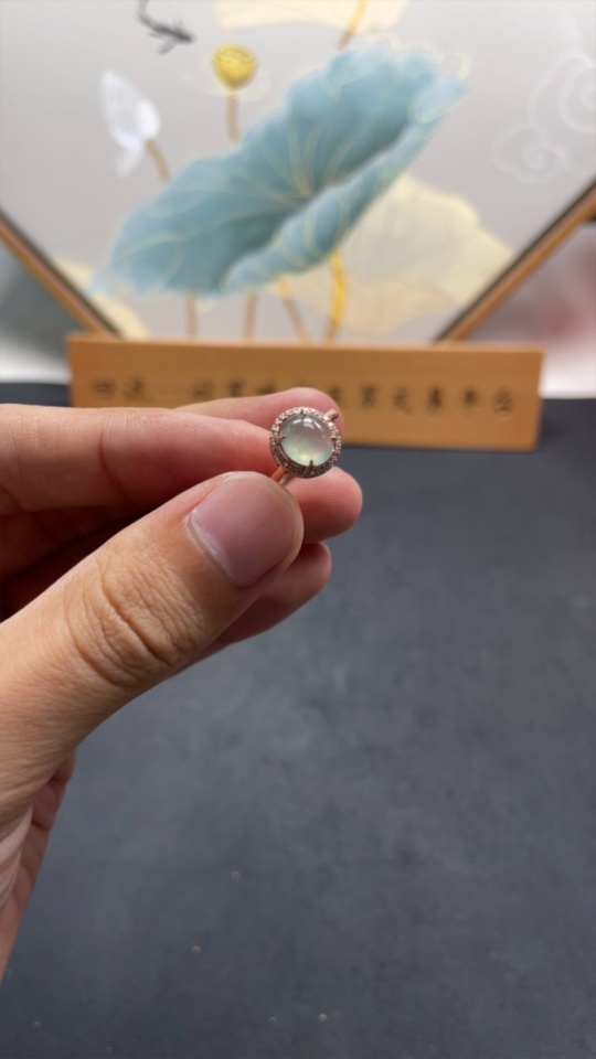 F20283843 Jadeite Cabochon Ring with 18K Gold Setting, Size 12, Total Weight Approx. 1.69g