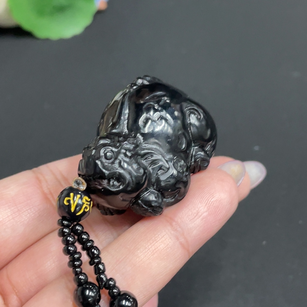 H33901983 Hetian Jade Pendant Rui Beast