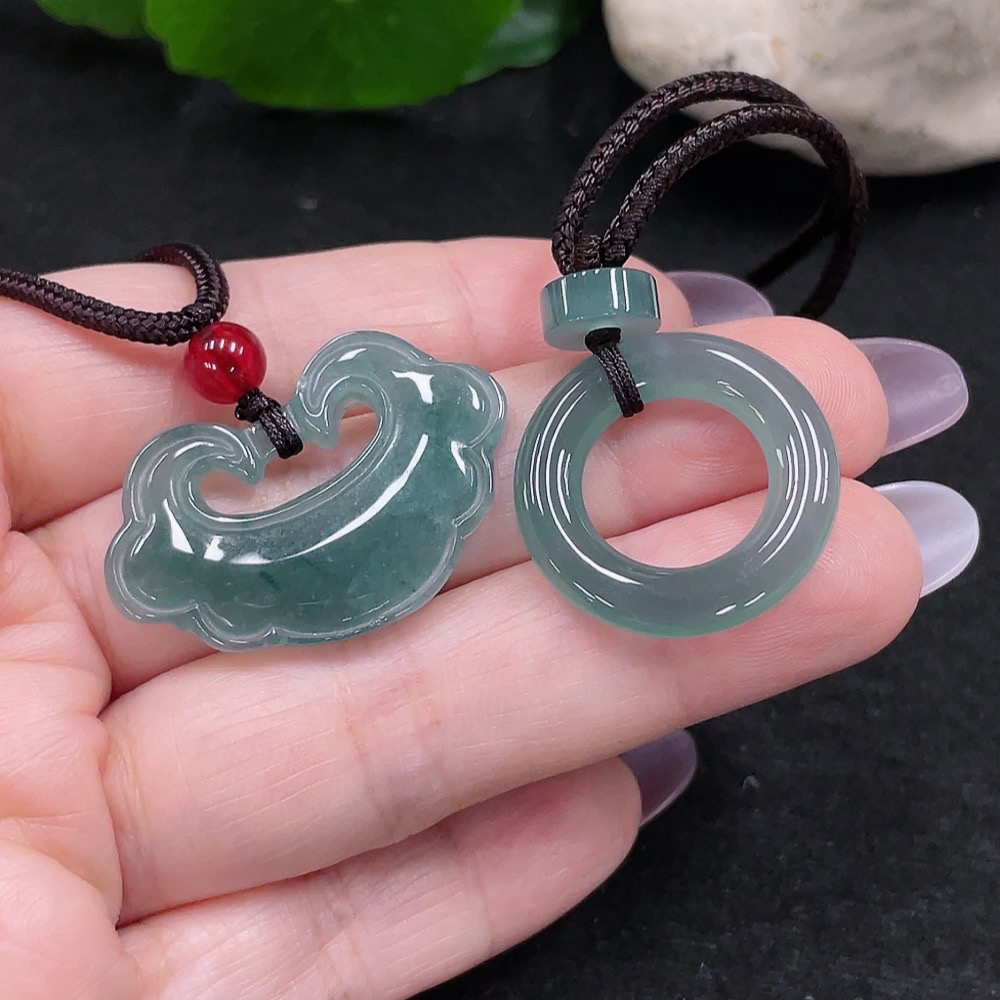 F34965906 Jadeite Pendants Sell as a Lot