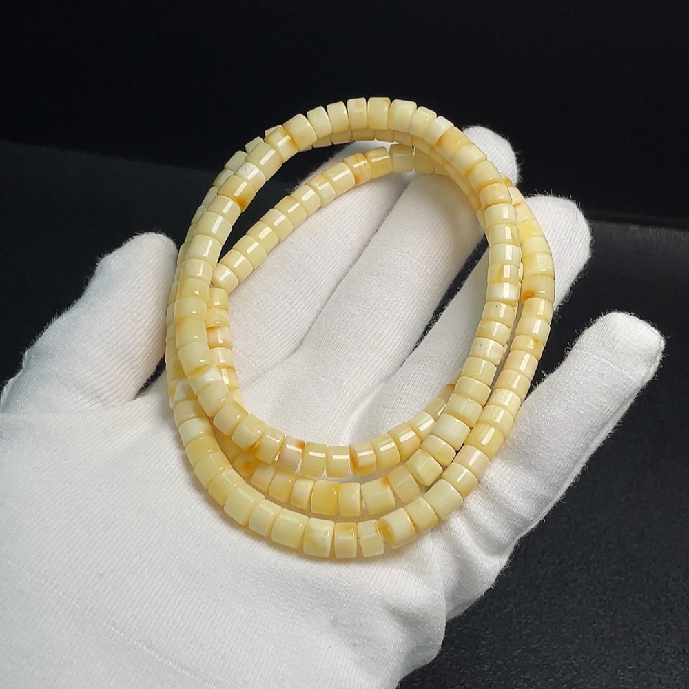 C30535121 Amber Honey Bead Necklace, total weight approx. 19.12g, bead size approx. 6.5mm