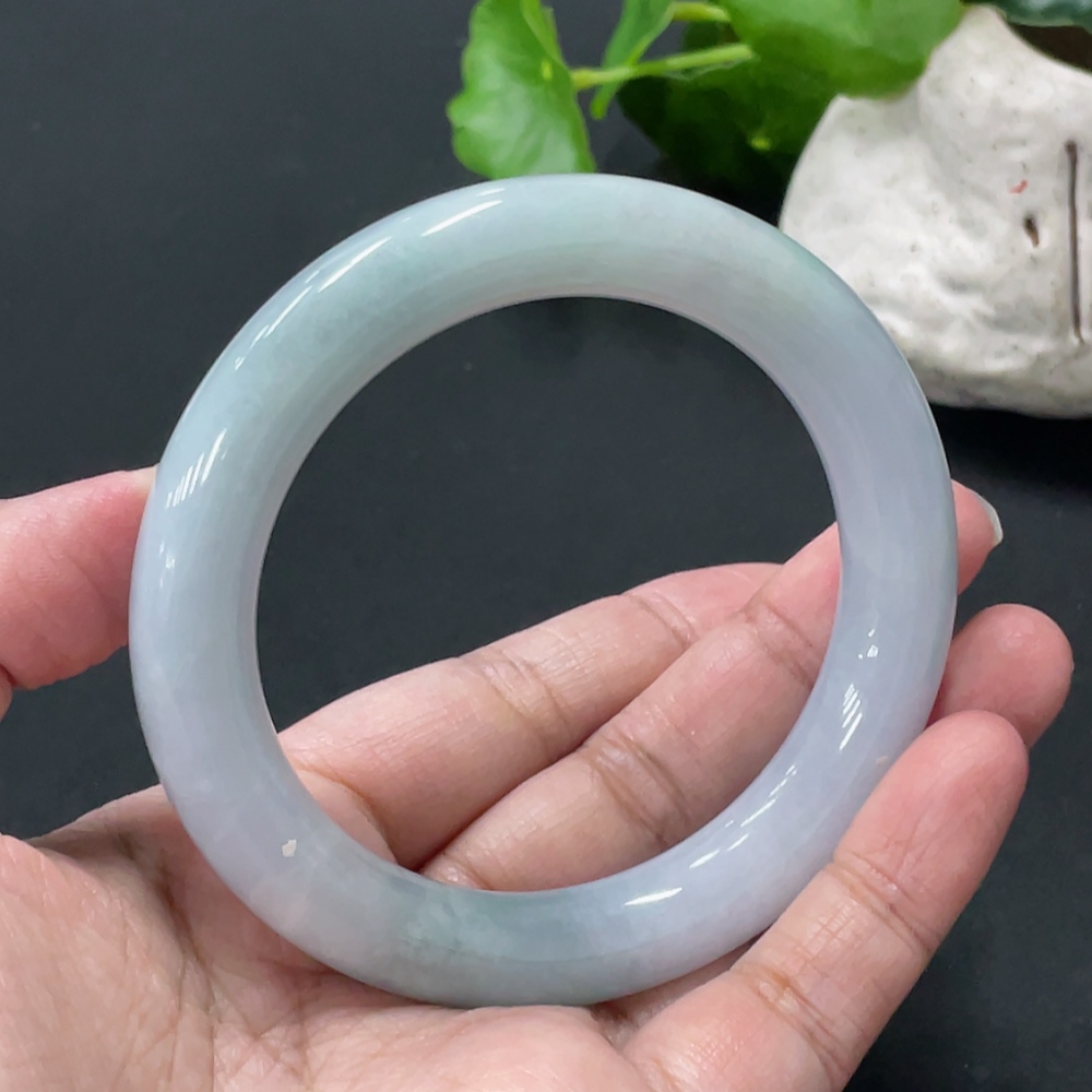 F34019696 Jadeite Round Bangle Total Weight about 70.65g Size 57.7