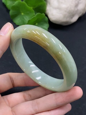 F33867807 Jadeite Round Bangle Size 58.2 Total Weight Approx. 69.16g Color Origin Undetermined