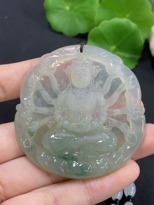 F46549002 翡翠千手观音挂件（仅吊坠）配珠非A  货品总重约49.55g