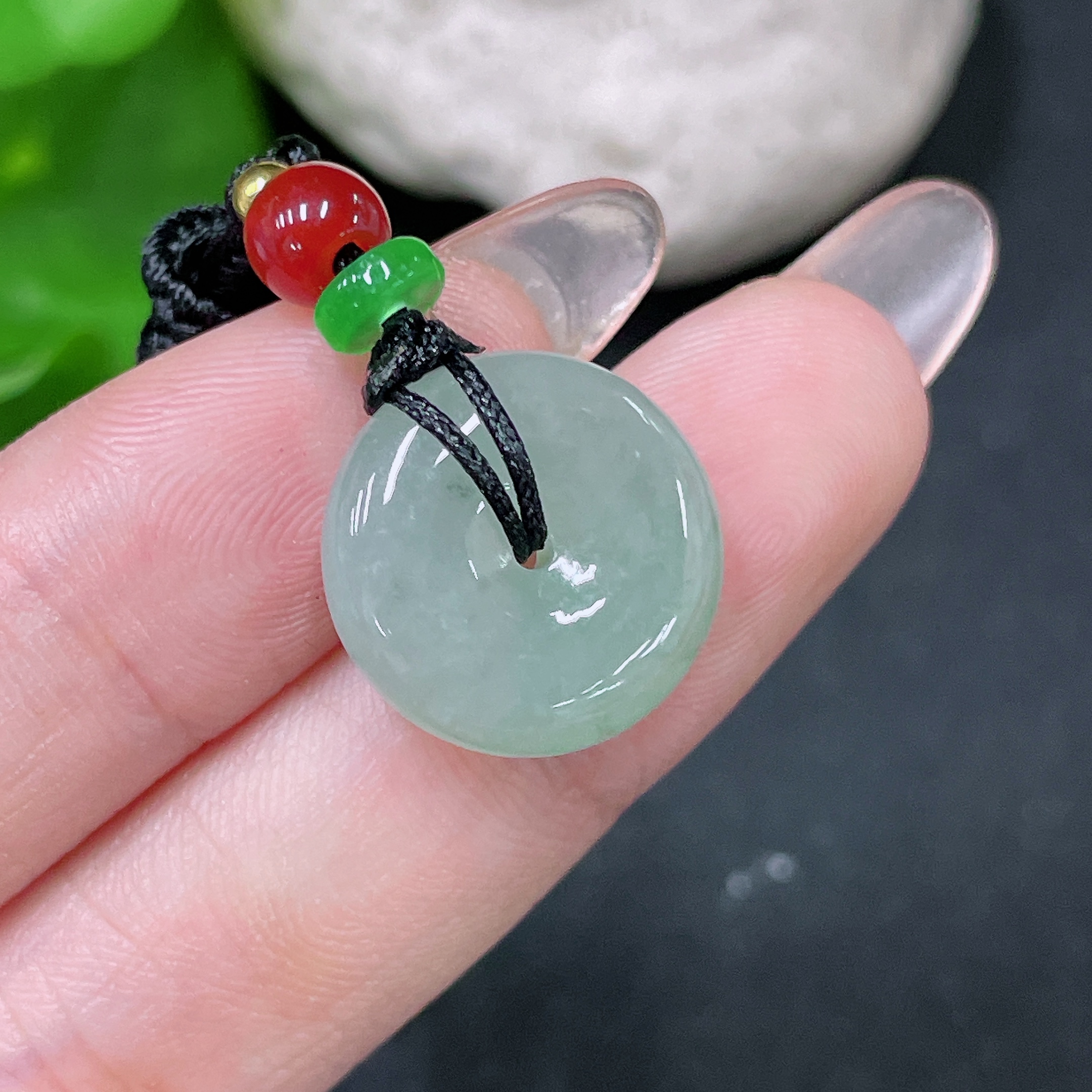 F34019978 Jadeite Pendant Peace Ring with Non-A Grade Beads, Including Rope, Total Weight Approx. 5.31g