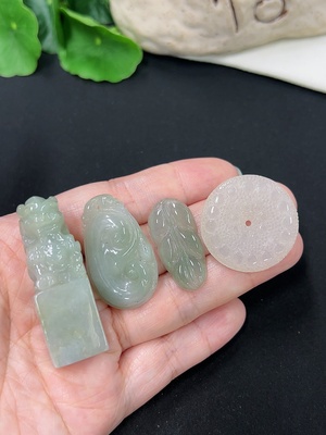 F46585117 翡翠挂件一手走