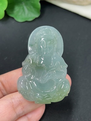 F41941955 翡翠观音挂件 货品总重约24.4g