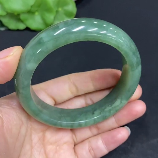 H32758670 Xiuyu (Serpentine Jade) Regular Bracelet Size 58.3 Total Weight Approx. 61.1g