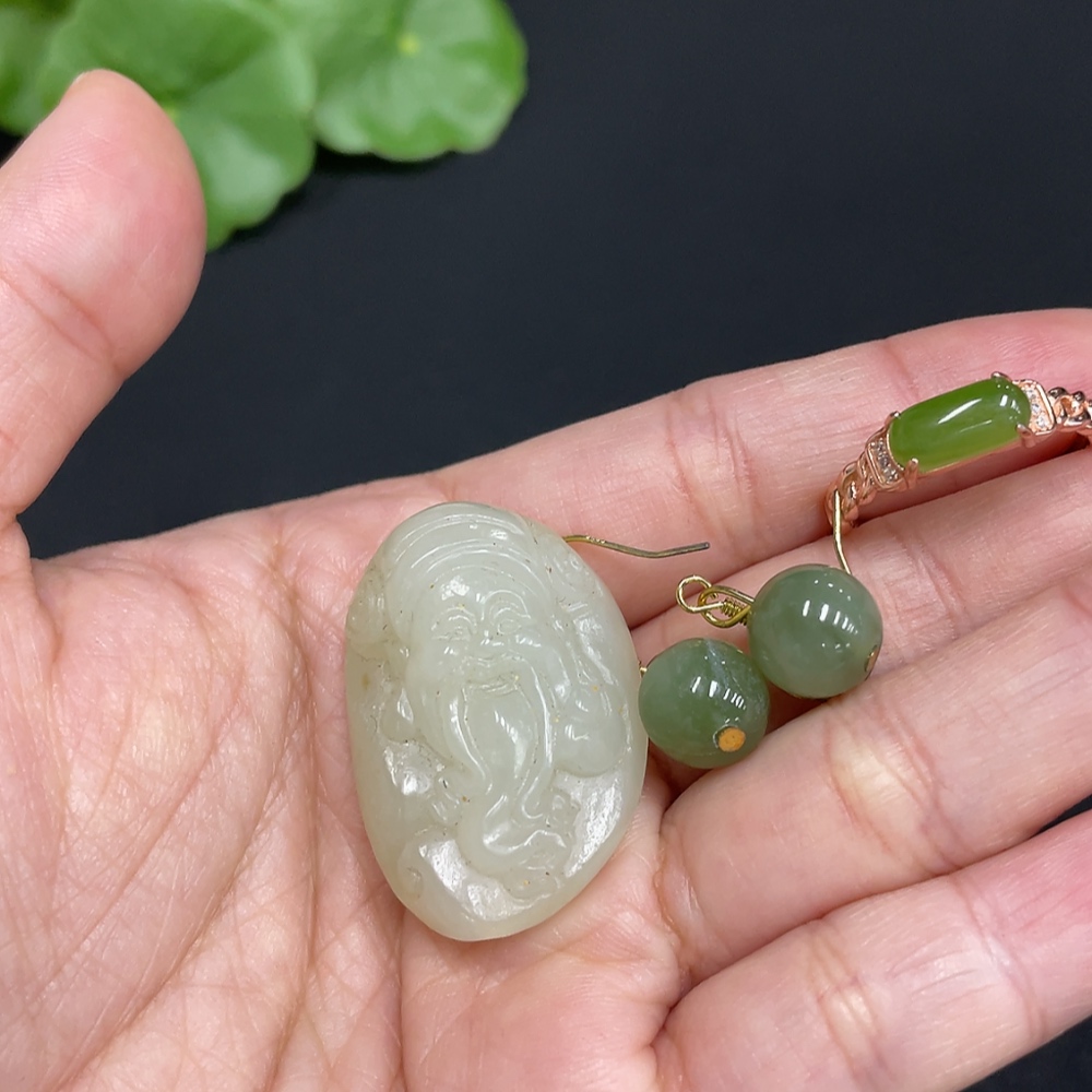 H34052795 Hetian Jade Pendant    God of Wealth    Adjustable Ring    Earrings    Non-Gold Inlaid    Total Weight Approx. 19.6g