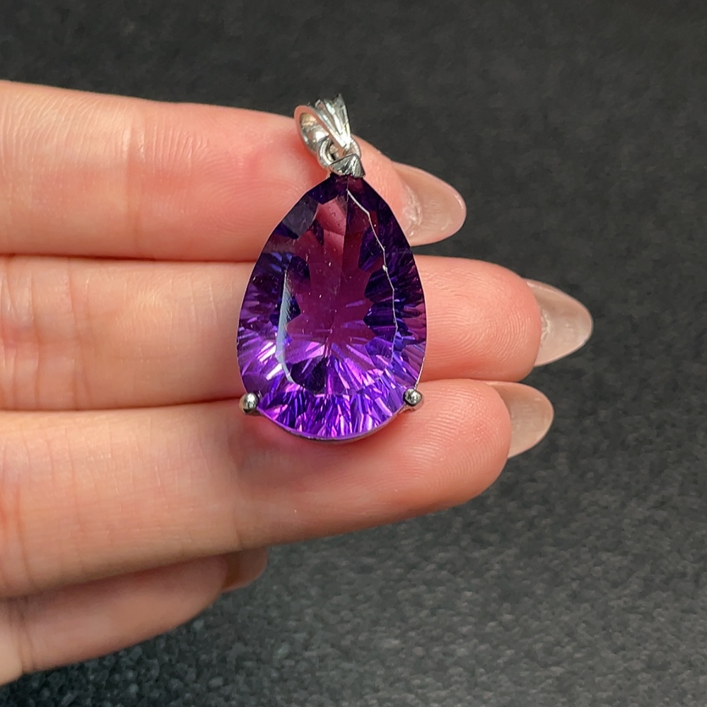 C33871542 Crystal Pendant Non-Gold Total Weight Approx. 7.32g