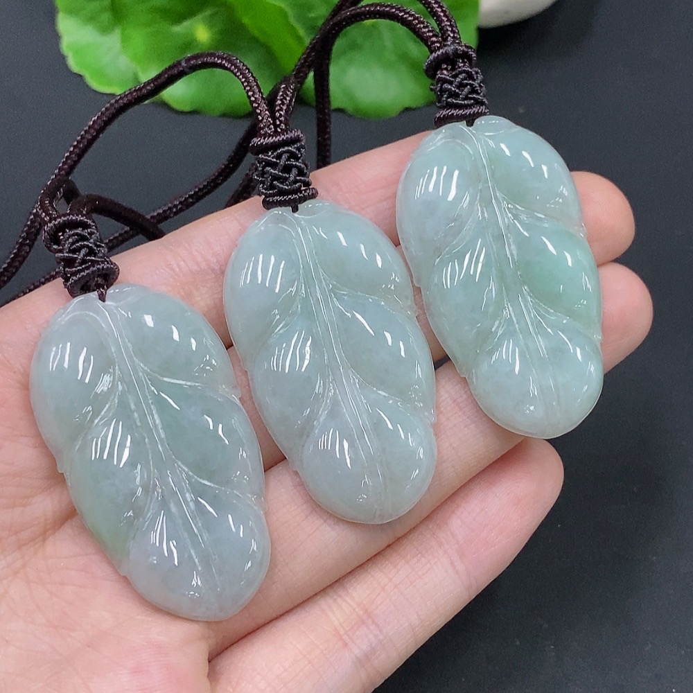 F25893167 JadeiteLeaf Pendant