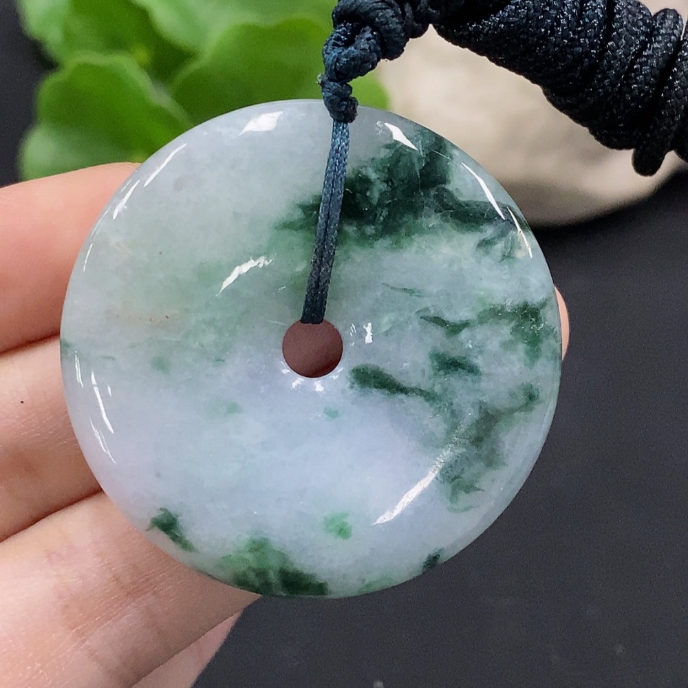 F34995890 Jadeite Peace Knot Pendant, Total Weight Approximately 25g
