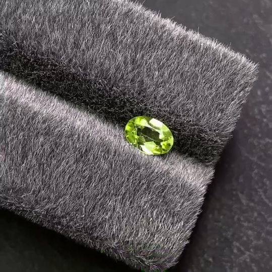 C12304697 Peridot Rough Stone Approx. 0.75ct
