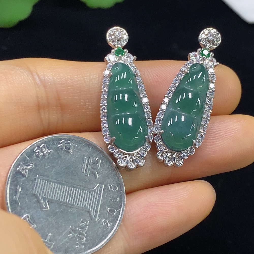 F34074829 Jadeite Blessed Bean Inlaid Pendant Non-Gold