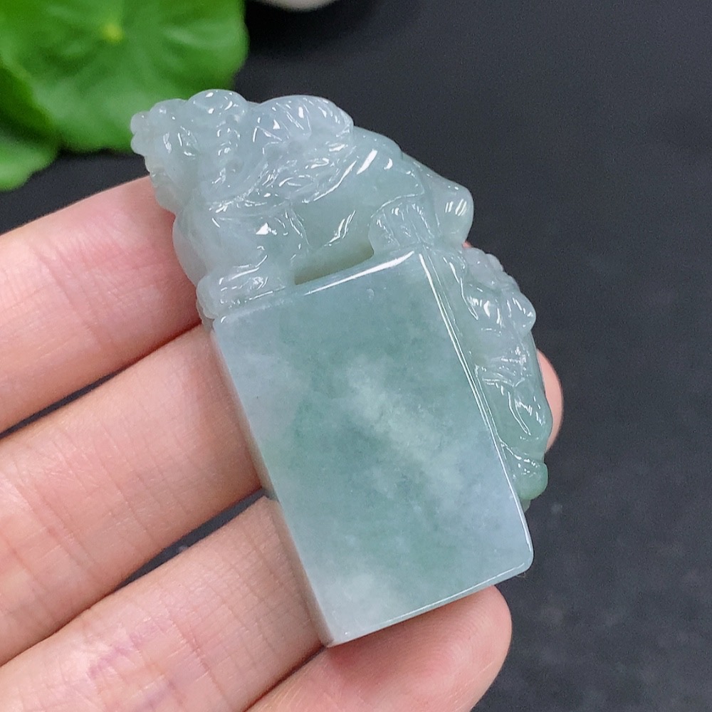 F30457039 Jadeite Pi Xiu Seal, Total Weight Approx. 37g